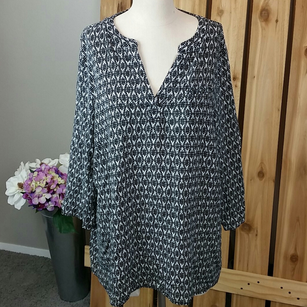 Anne Carson Woman Plus Size Top